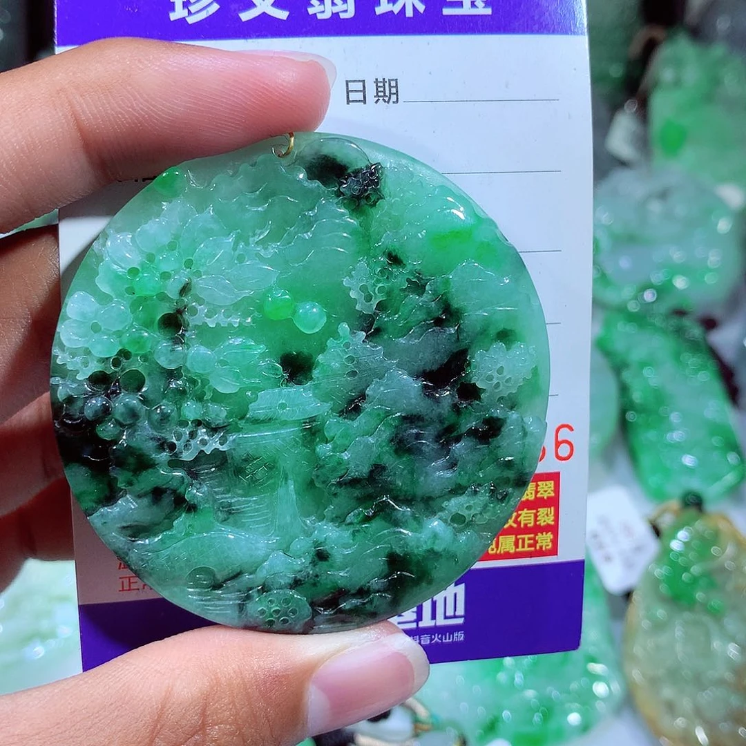 翡翠吊坠(不含链)未镶嵌往***头