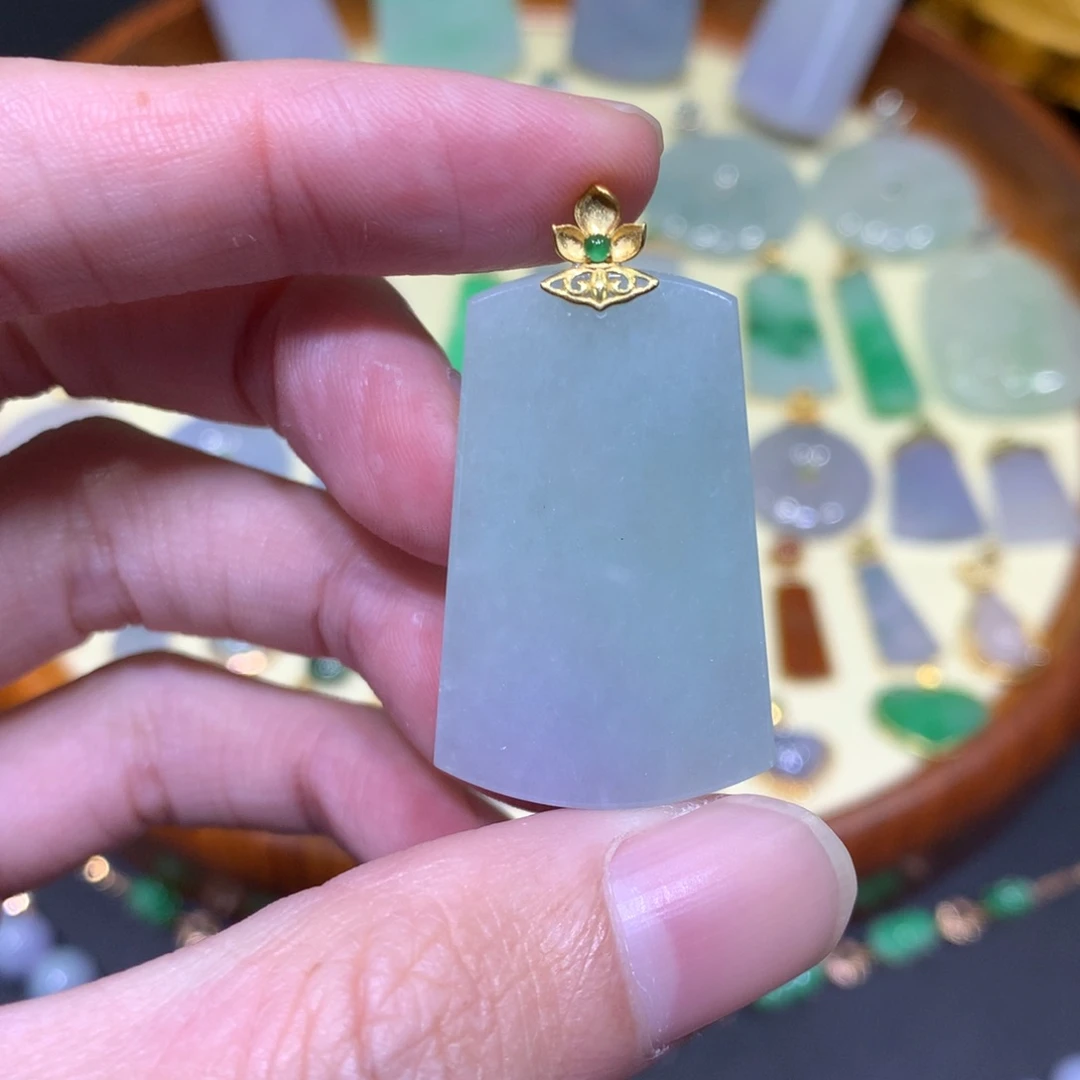 翡翠吊坠(不含链)18K金镶嵌