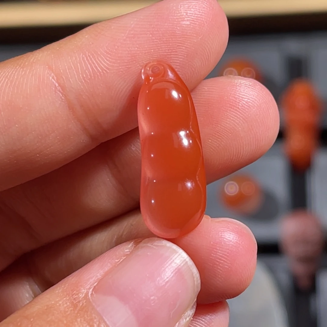未镶嵌福豆22.3x8.3x4.9mm不退换南红玛瑙