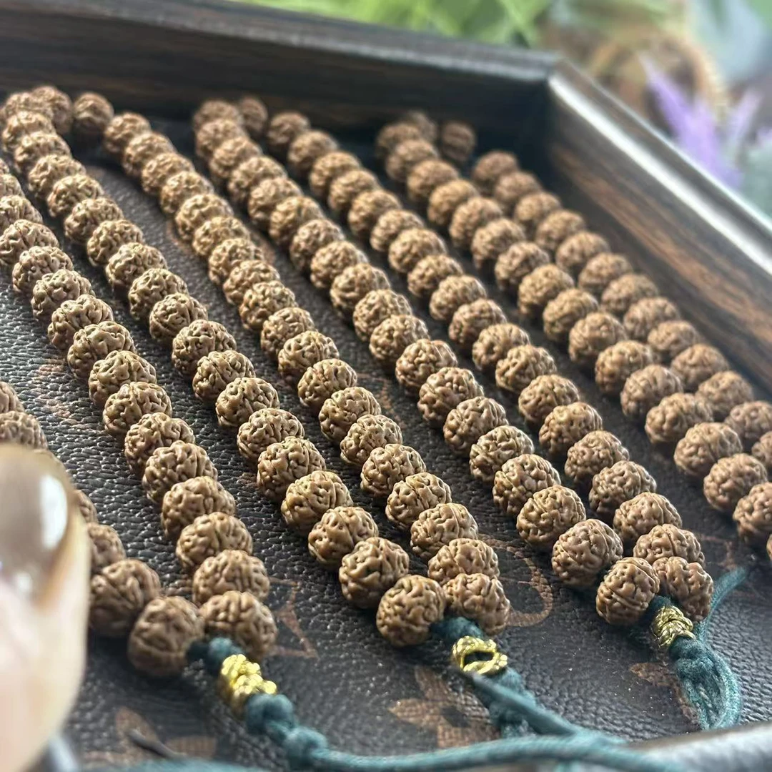 金刚菩提纯血老树王手持9-12mm左右+配饰+礼盒