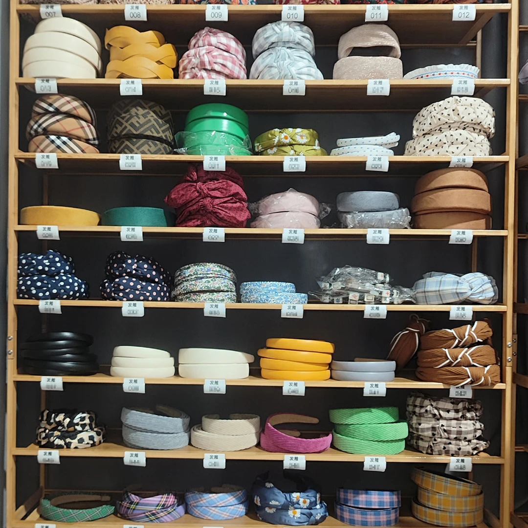 【非偏满28包邮，默认微瑕】肠圈抓夹飘带蝴蝶结抓夹，随机三件