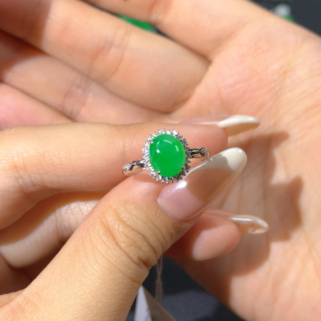 翡翠戒指18K金镶嵌翡翠