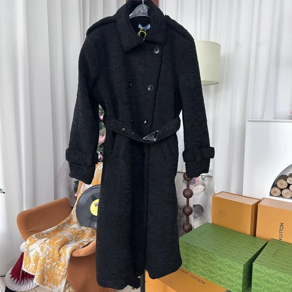 妃鱼/普拉达/丝缎、羊毛、亮片/大衣/95新/马零二一三