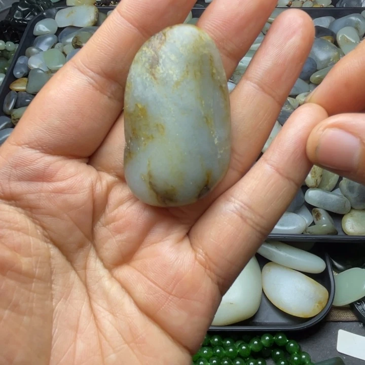 和田玉未镶嵌珠宝半成品