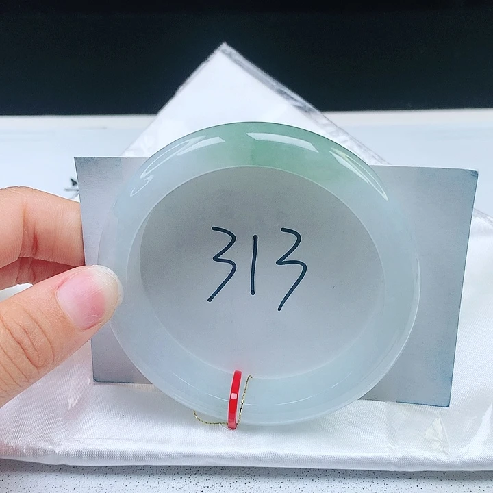 翡翠手镯未镶嵌57+正圈