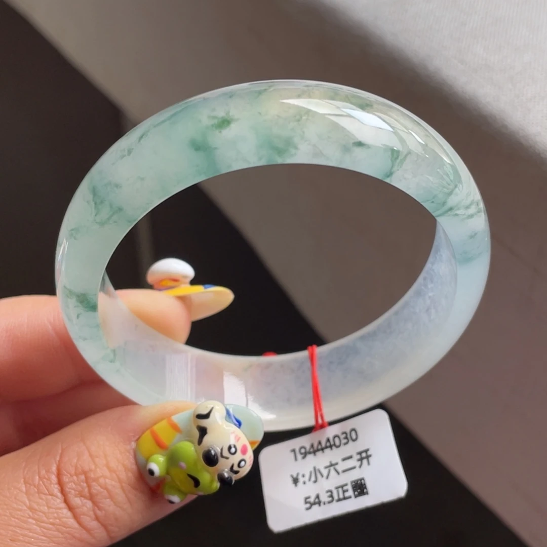 翡翠未镶嵌手镯冰飘花起光宽版手镯，小六二开现询