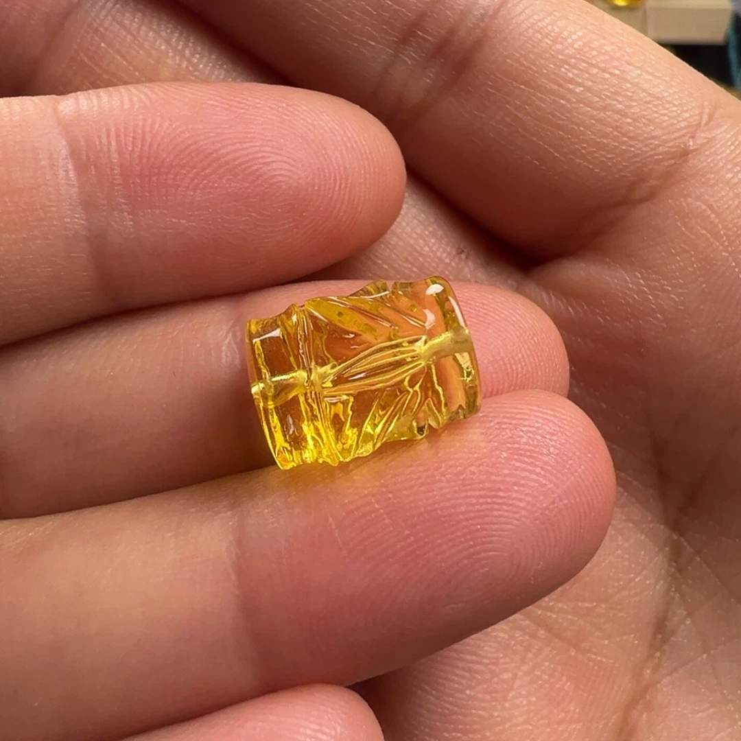 金珀颈饰未镶嵌竹节