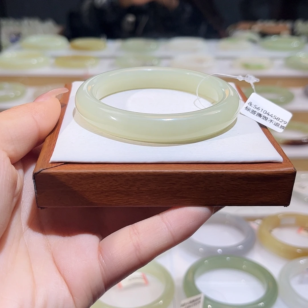 和田玉未镶嵌手镯茶晴