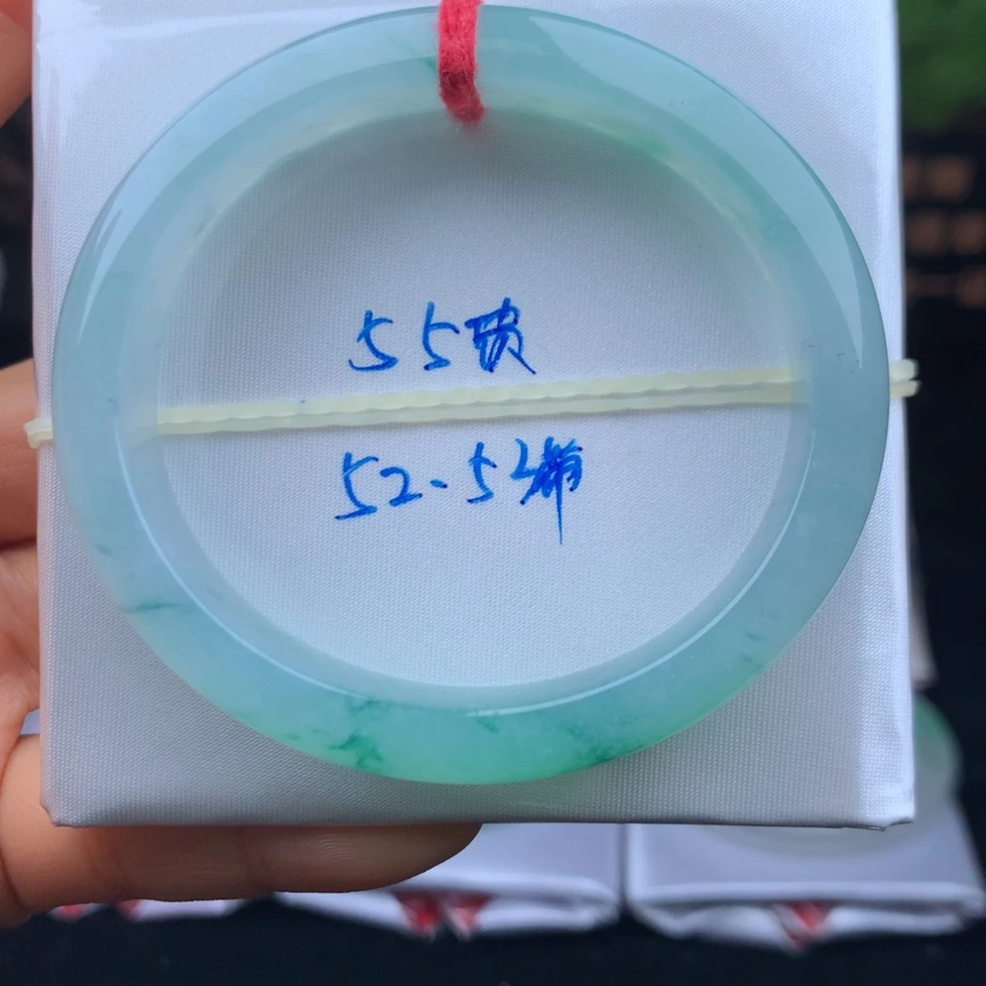 翡翠手镯未镶嵌手镯