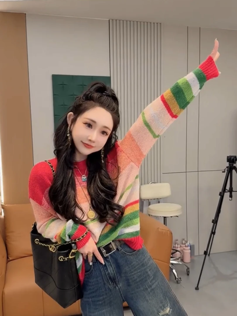 长袖针织衫女2025秋冬新款韩版宽松圆领彩虹条纹设计感毛衣上衣潮