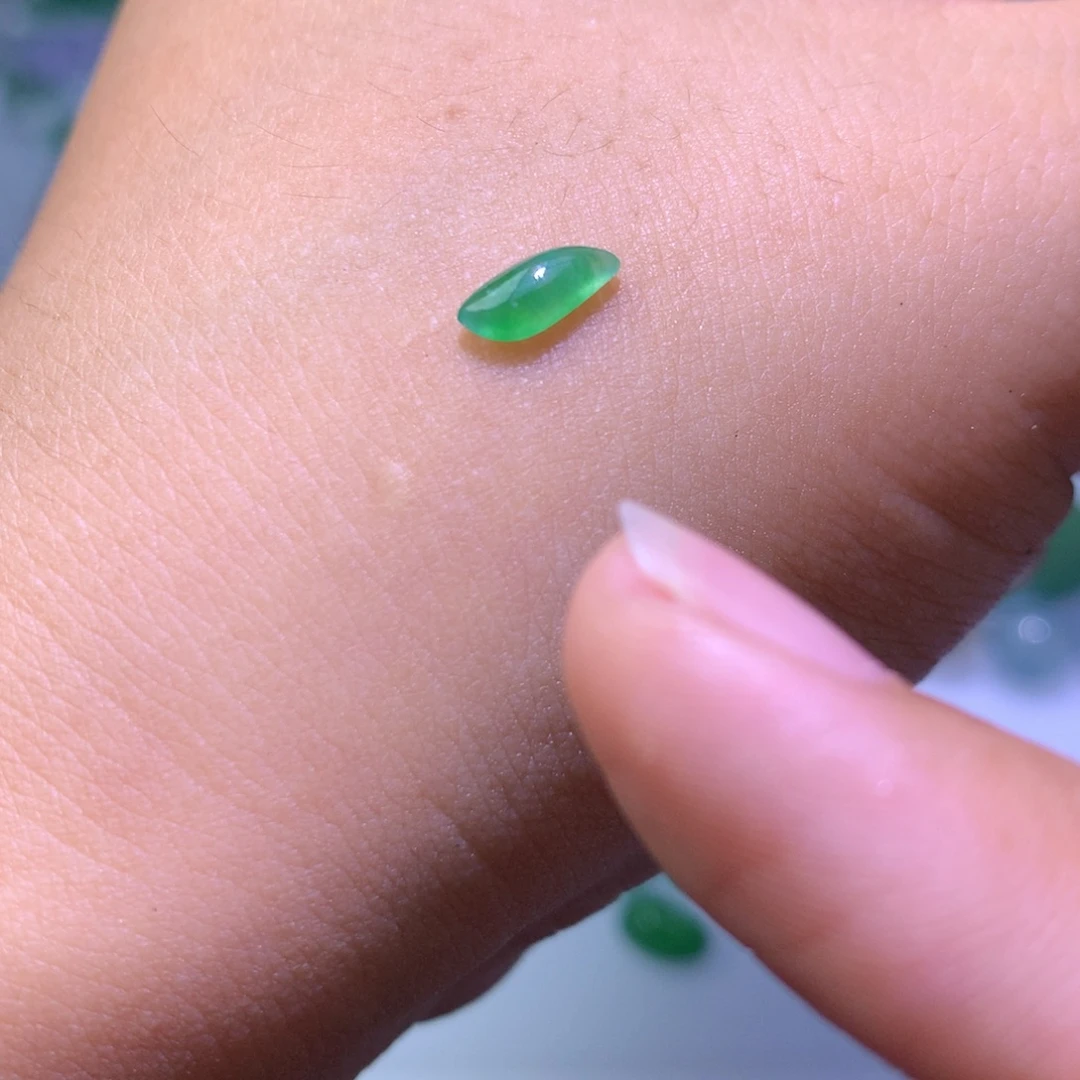 定制翡翠未镶嵌发生