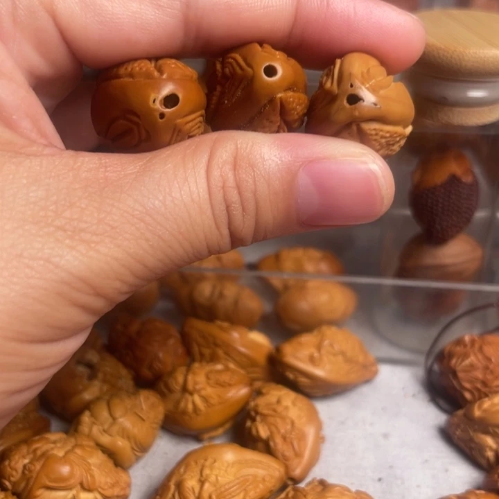 吊坠橄榄核瑕疵品，不退不换，发三颗