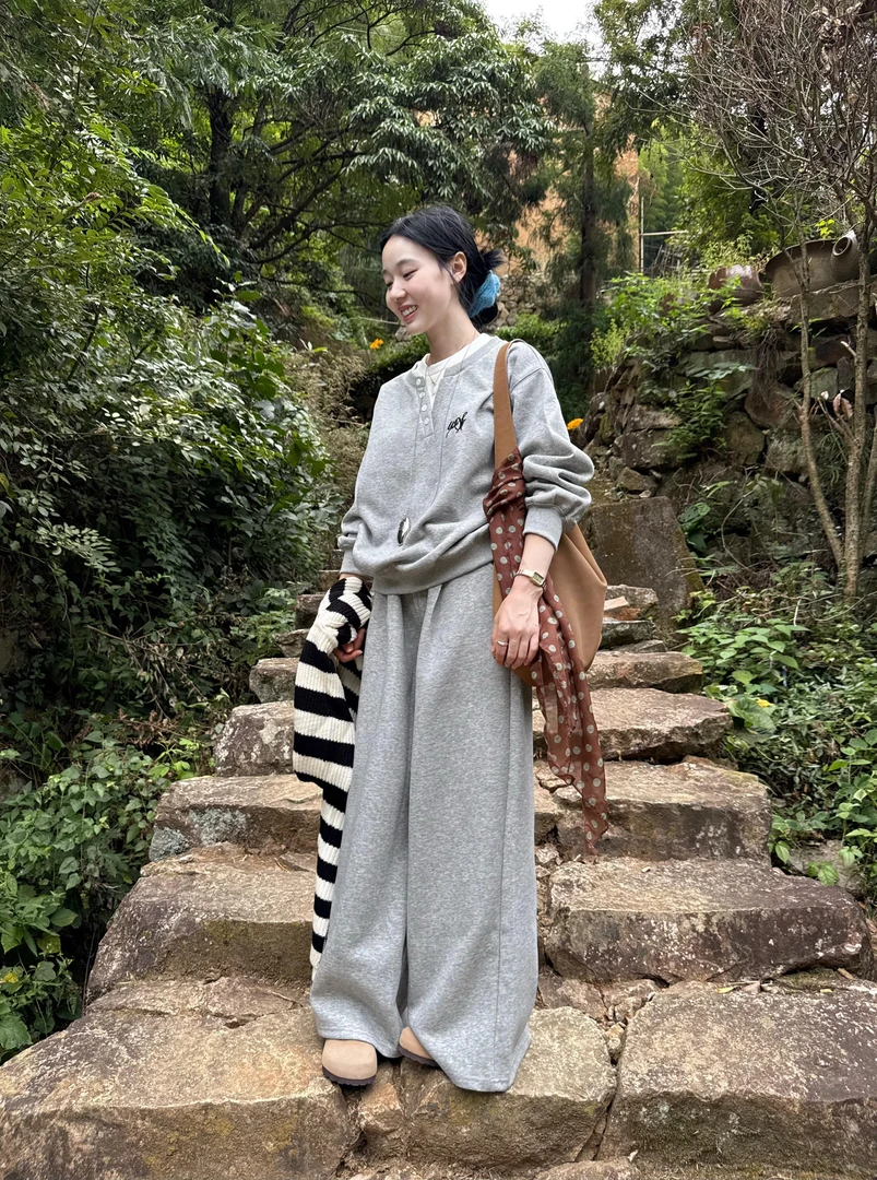 拼接假两件长袖卫衣条纹披肩上衣女秋季套装灰色阔腿休闲裤三件套