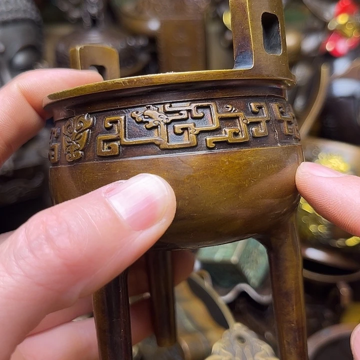 精美铜器批发档口