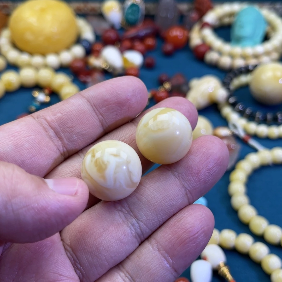 洪***授琥珀未镶嵌珠宝奇石59