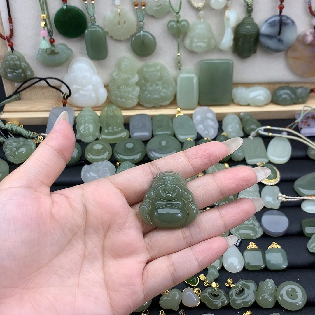 颈饰未镶嵌和田玉