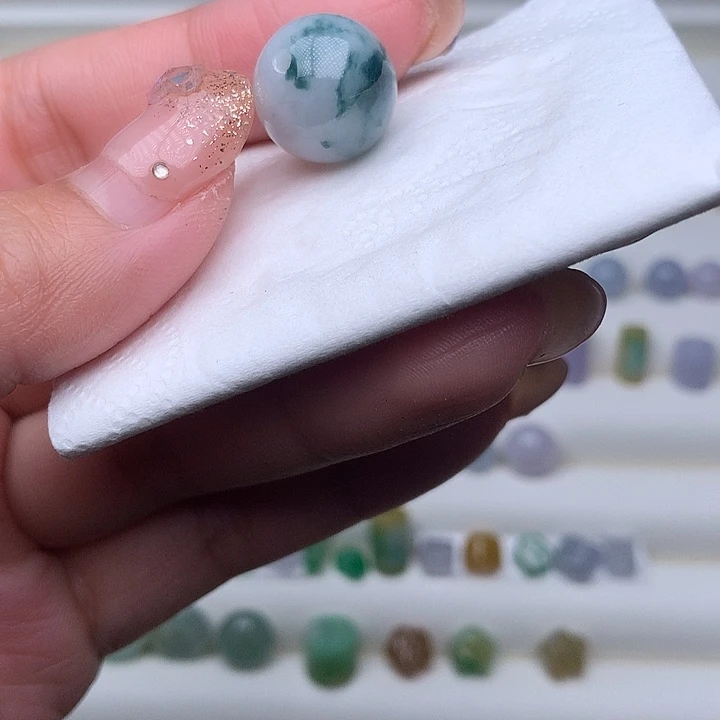 翡翠散珠翡翠13+。