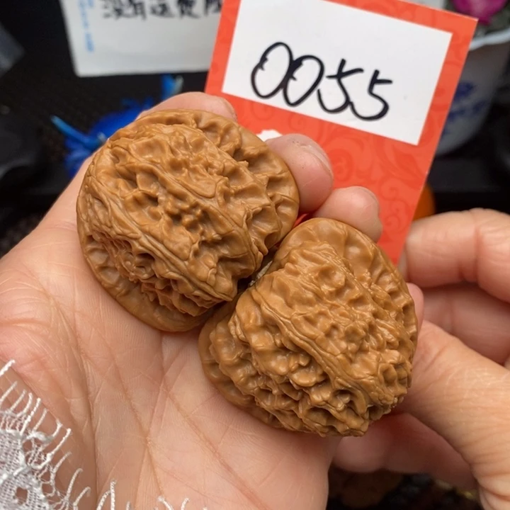 文玩核桃把件41三角白0055