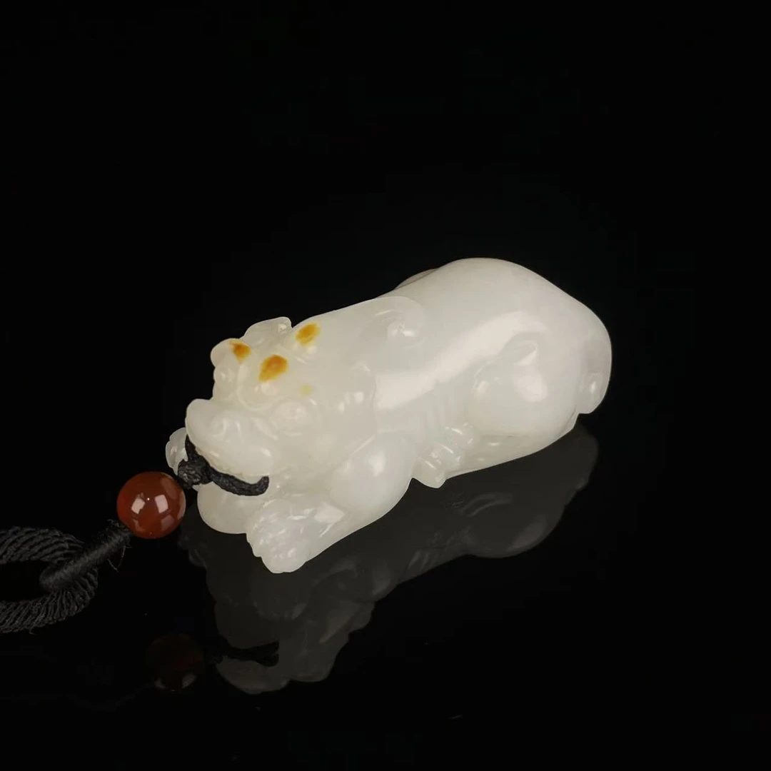 GH599235/民国和田玉瑞兽挂件/上海西香记