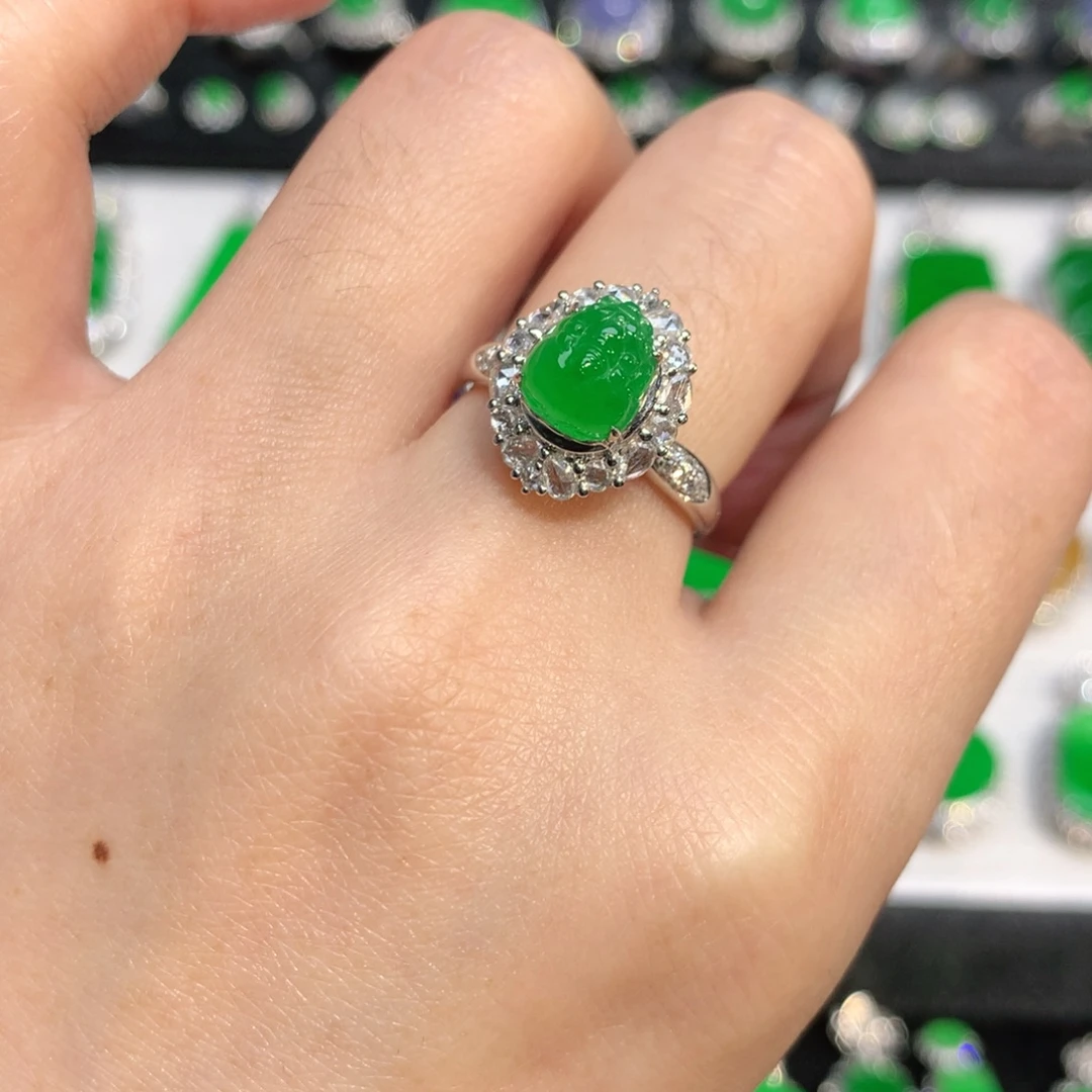 翡翠18K金镶嵌戒指