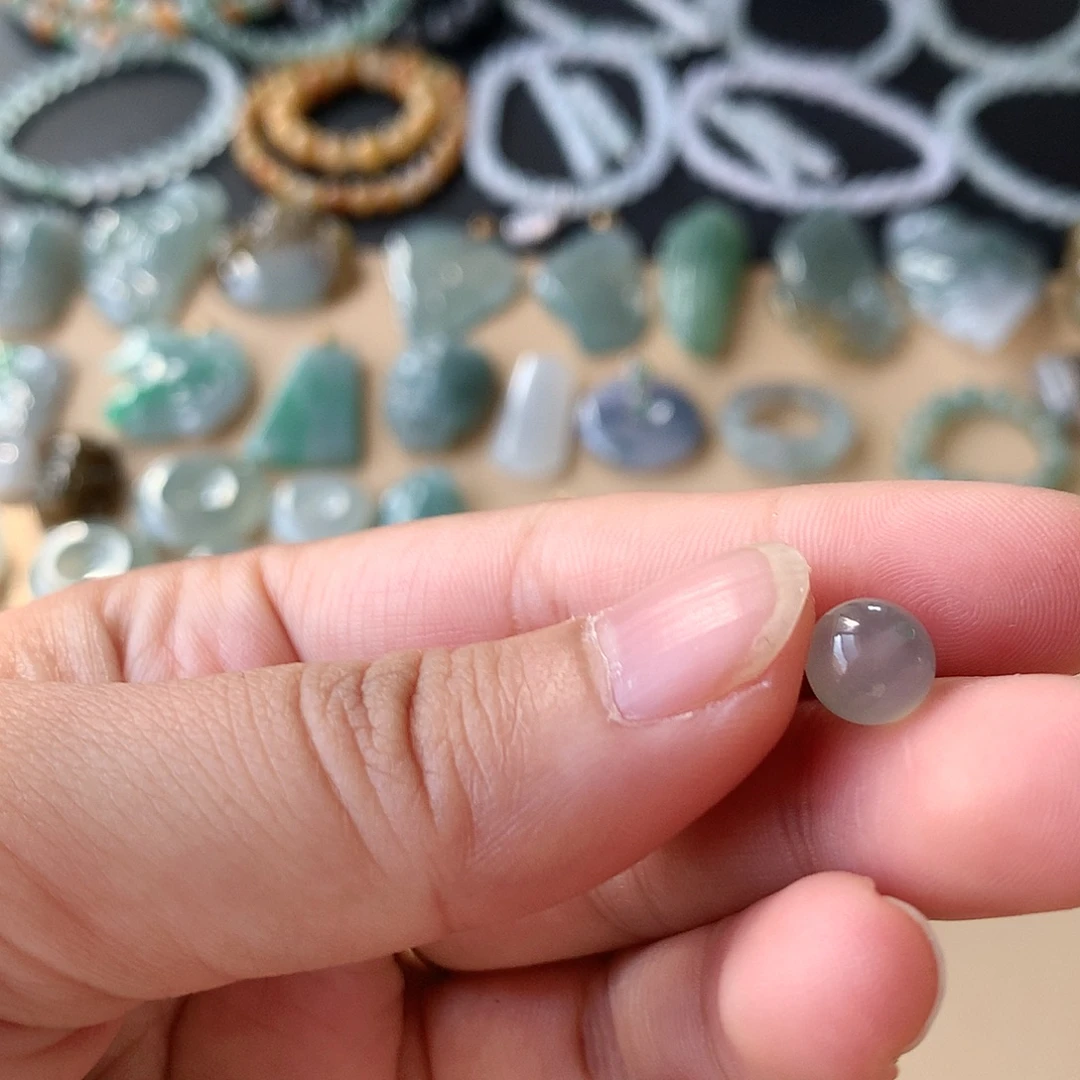 多***多翡翠未镶嵌颈饰珠子