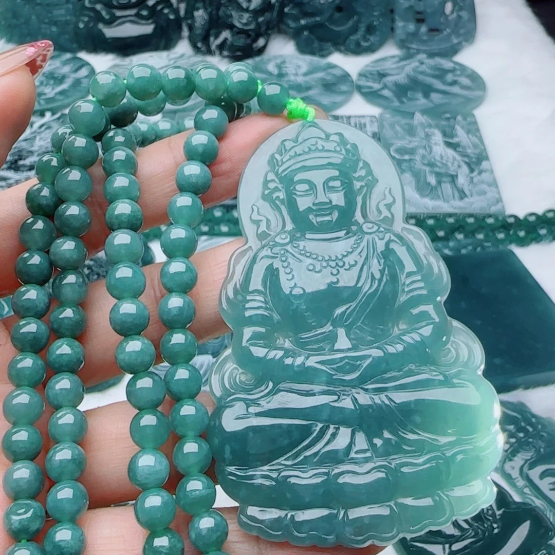 翡翠未镶嵌颈饰多样性发货天然的A货翡翠