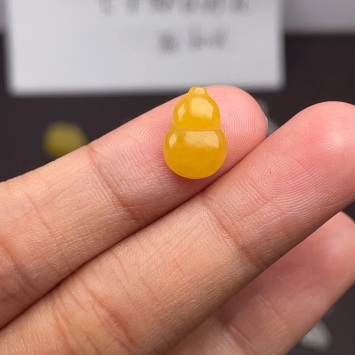 翡翠未镶嵌颈饰吊坠