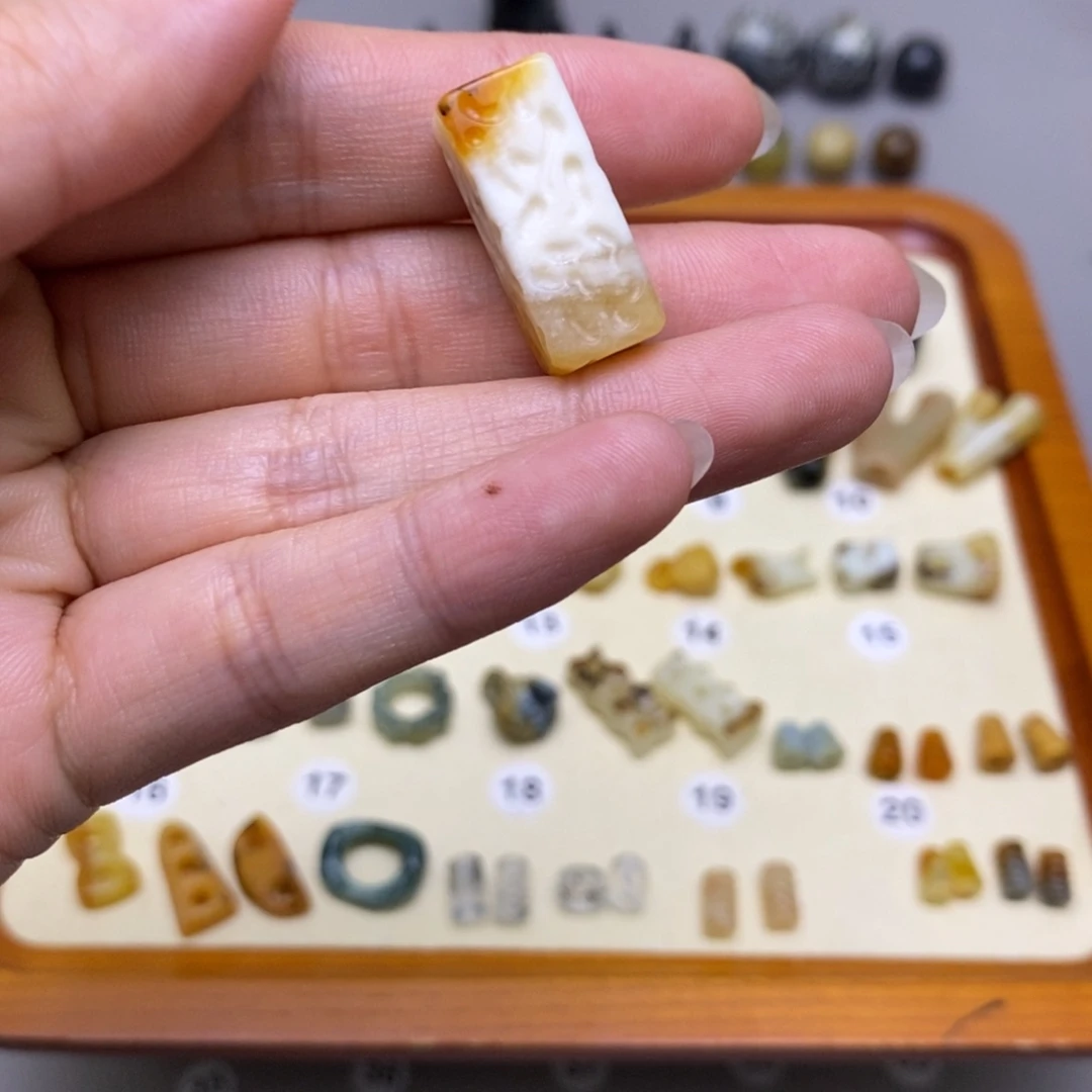 睡***觉蛇纹石玉未镶嵌配饰