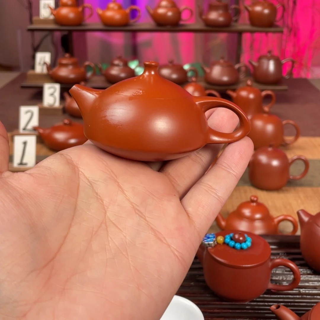 无***。紫砂茶壶精工玉兔60cc