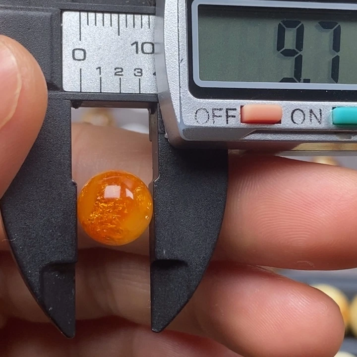未镶嵌蜜蜡珠宝奇石