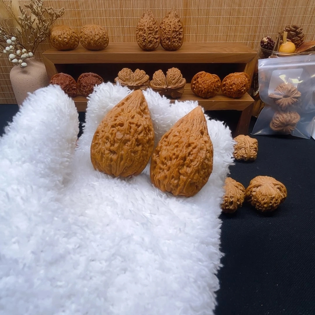 ****n核桃把件坐佛34 35 52