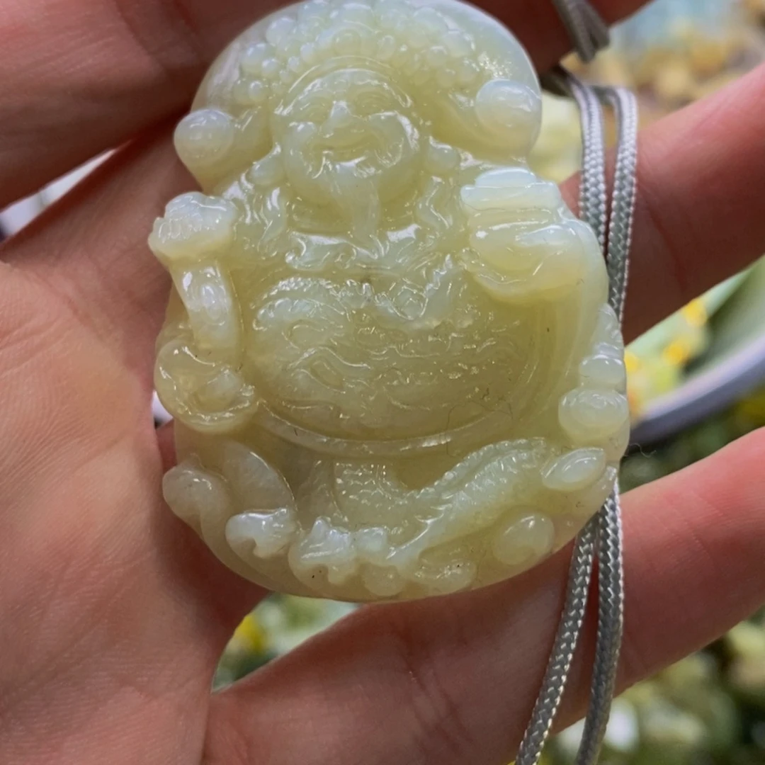 蛇纹石玉吊坠未镶嵌