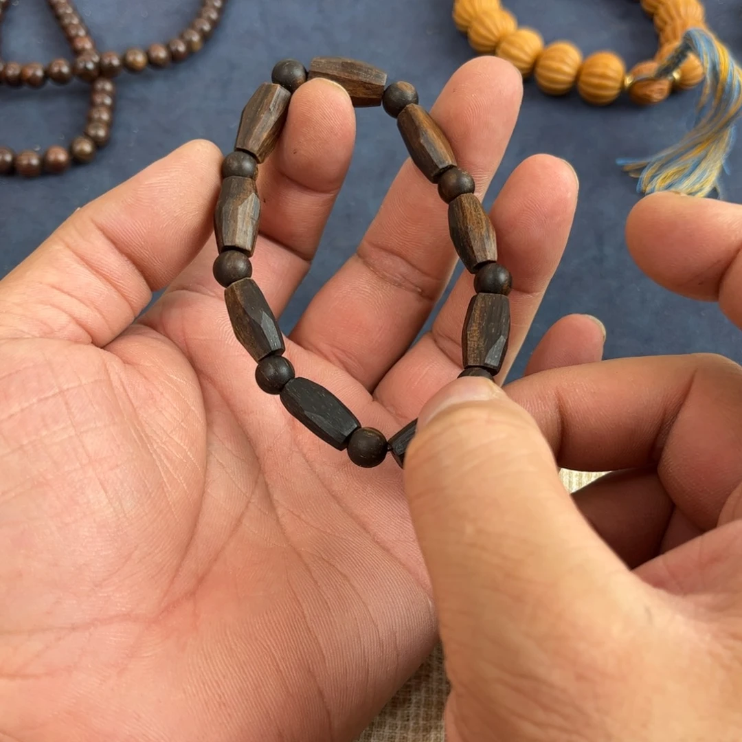 贡木无事牌29.99手串手链