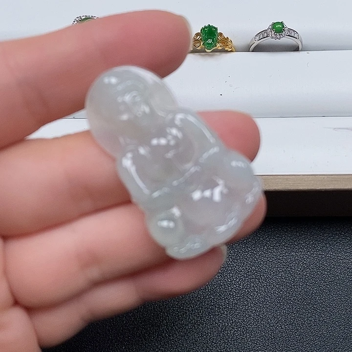 颈饰未镶嵌翡翠观音