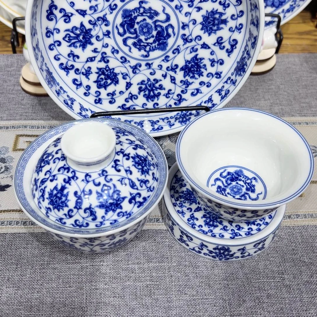 景德镇陶瓷艺术展在上海举办期间