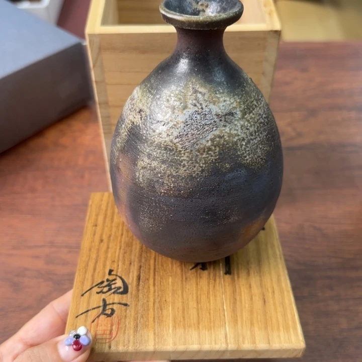 一个陶瓷物件哈哈哈哈