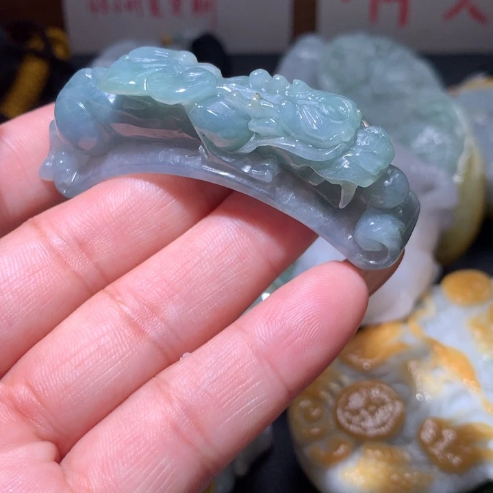 翡翠未镶嵌颈饰保真天然A货翡翠