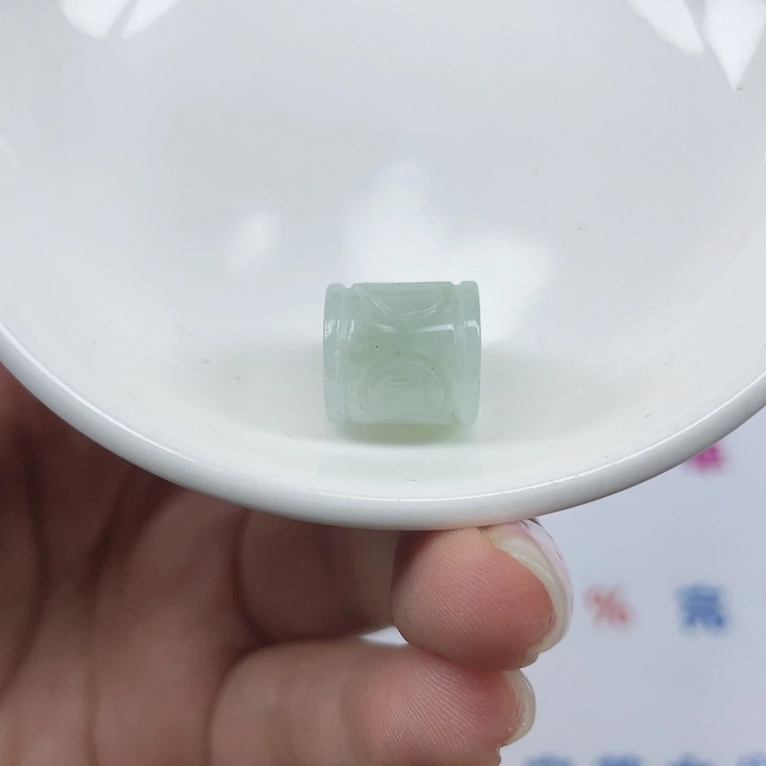 翡翠散珠翡翠雕刻桶珠