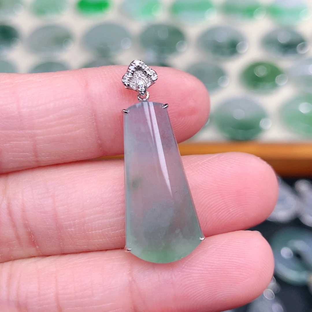 翡翠18K金镶嵌吊坠(不含链)31.5-13-6.3