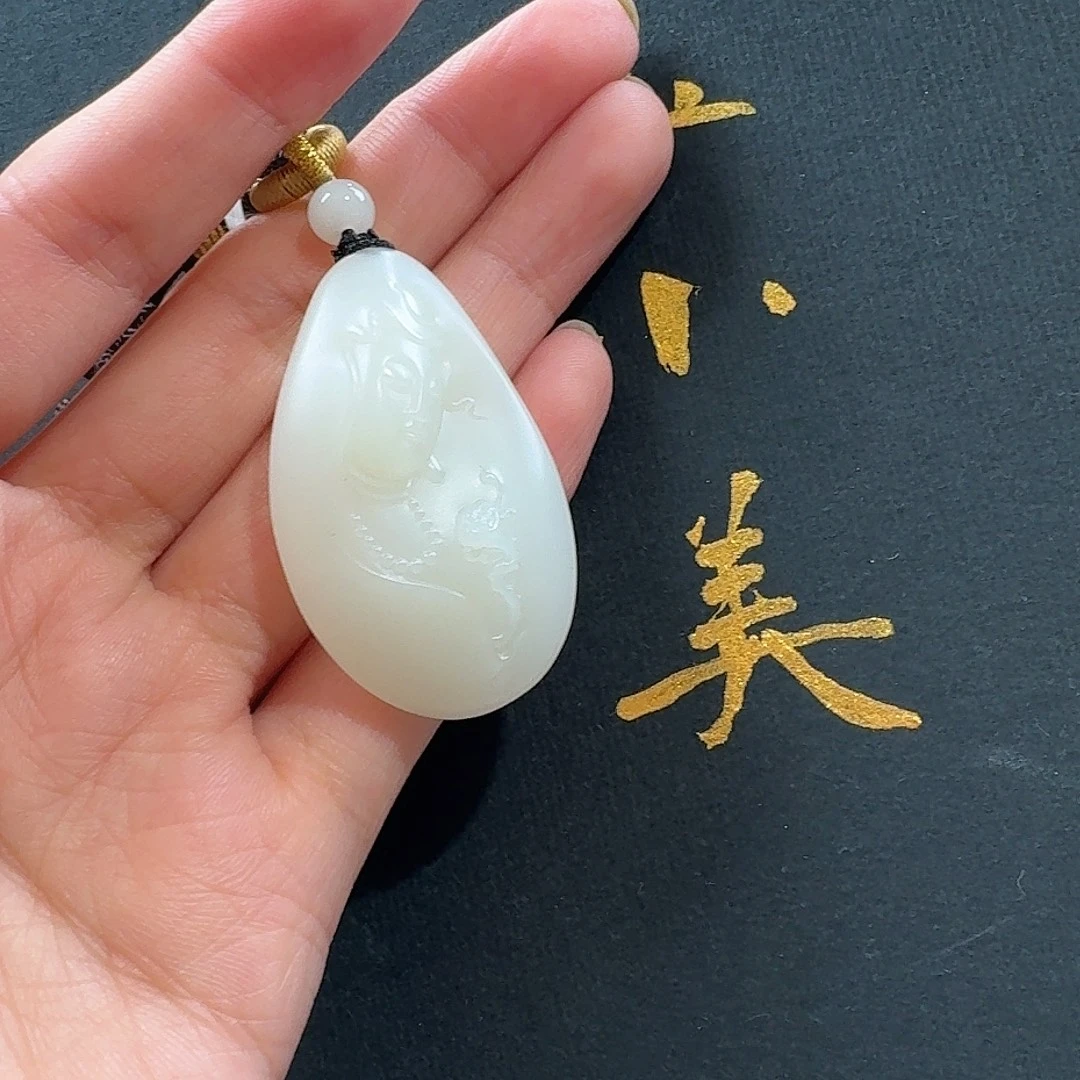 颈饰未镶嵌和田玉米达