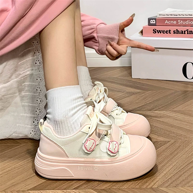 人本超火可爱女鞋2026春季新款板鞋运动百搭小众原创休闲鞋子女款