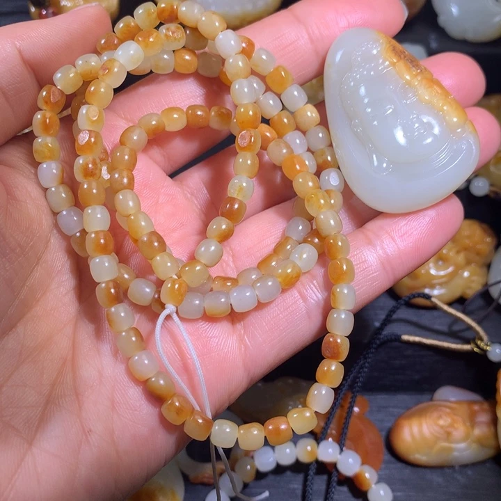 和田玉颈饰未镶嵌