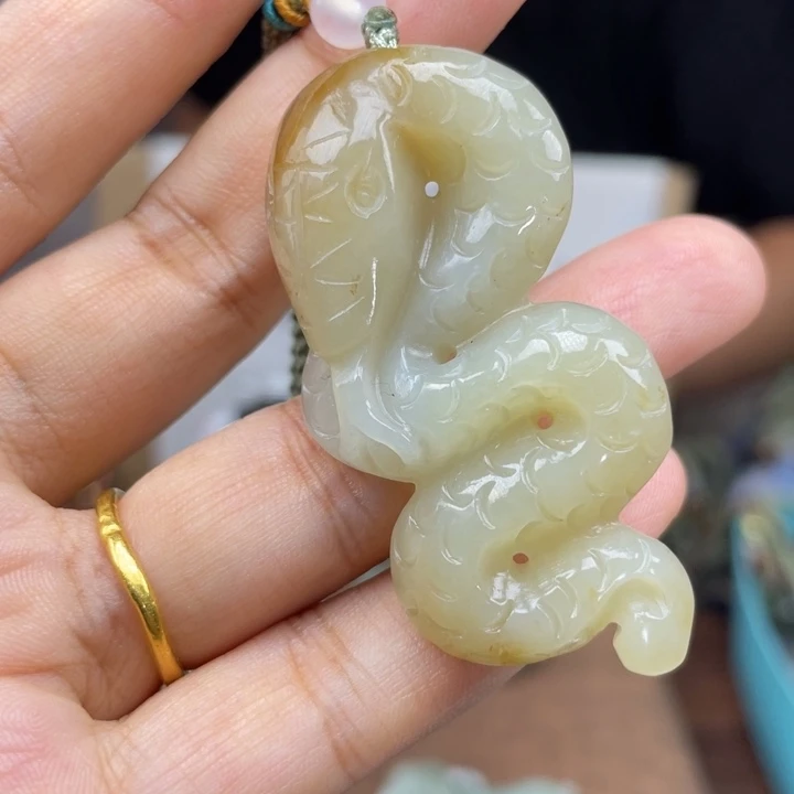 颈饰未镶嵌和田玉
