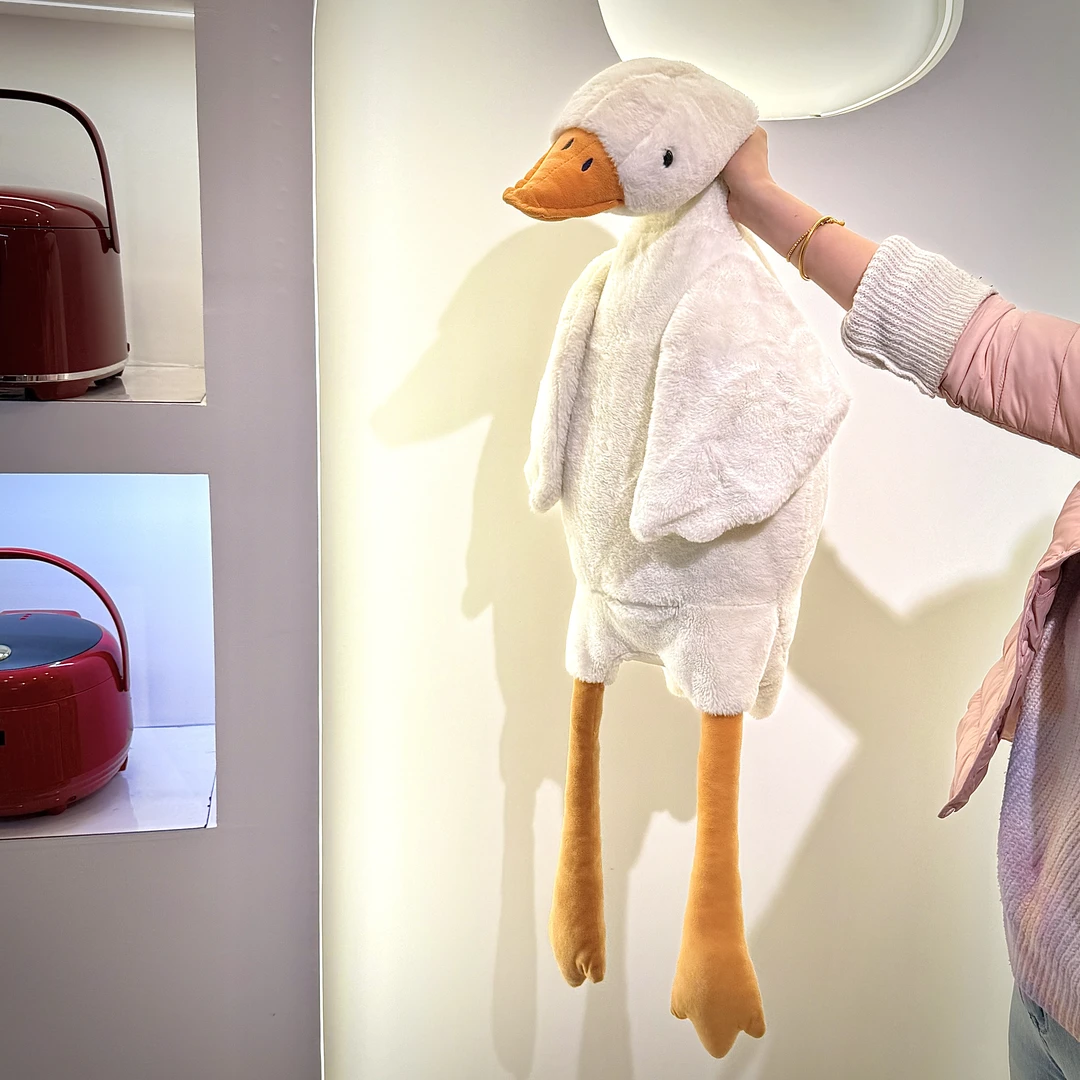 大白鹅玩具抱枕颜色随机