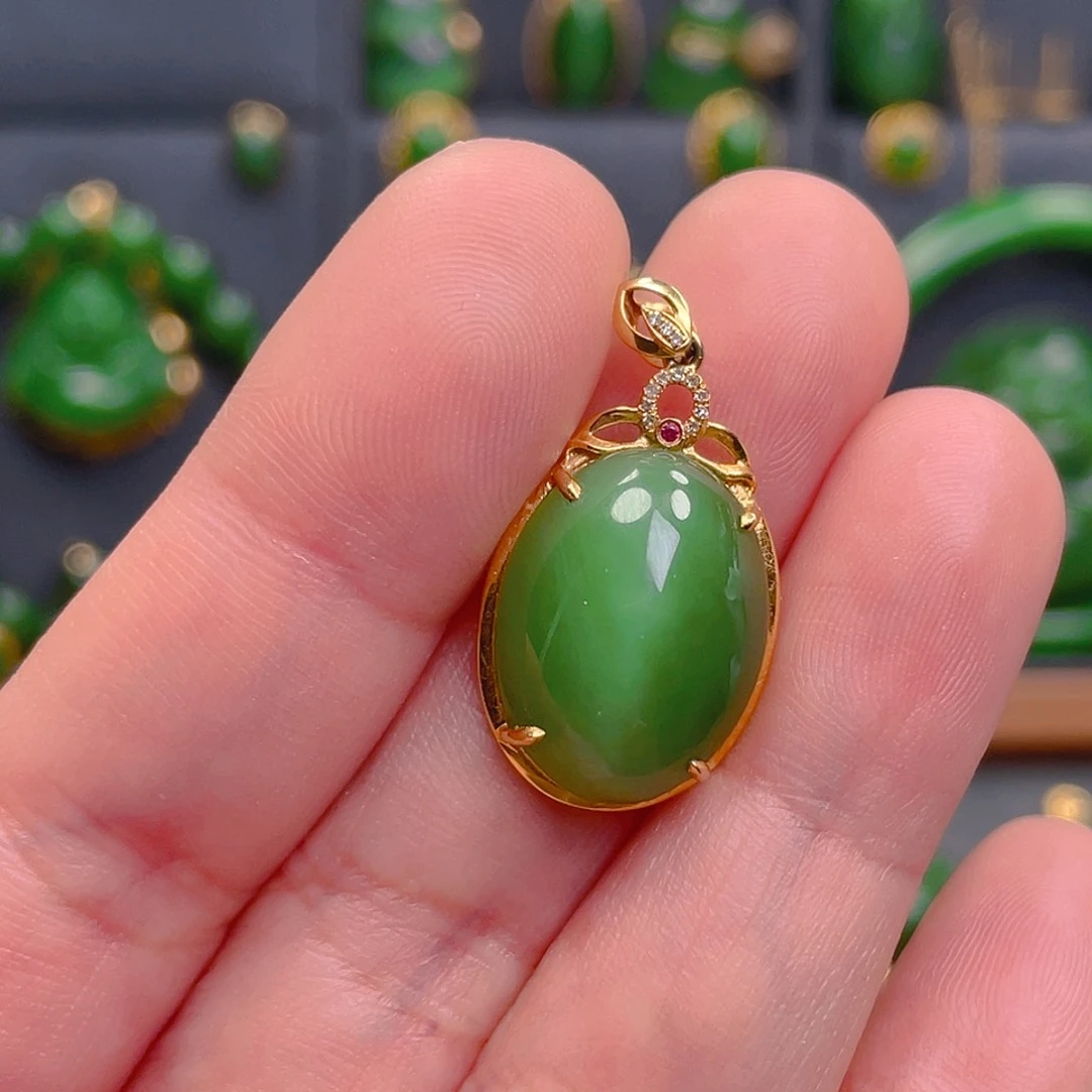 和田玉（碧玉）吊坠(不含链)18K金镶嵌1500