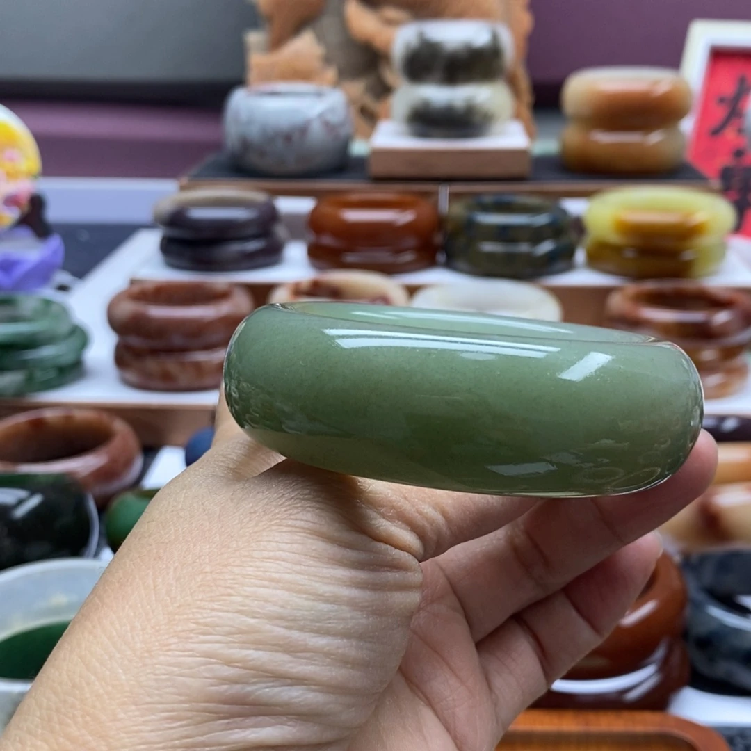 石英质玉手镯未镶嵌用****光