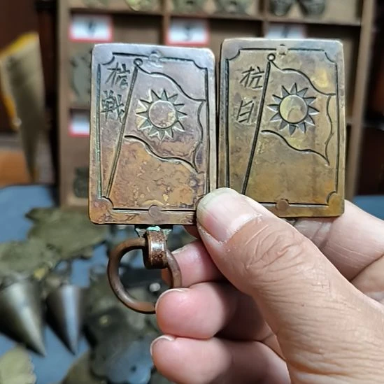 天***∴硅胶带扣一对，包浆自然