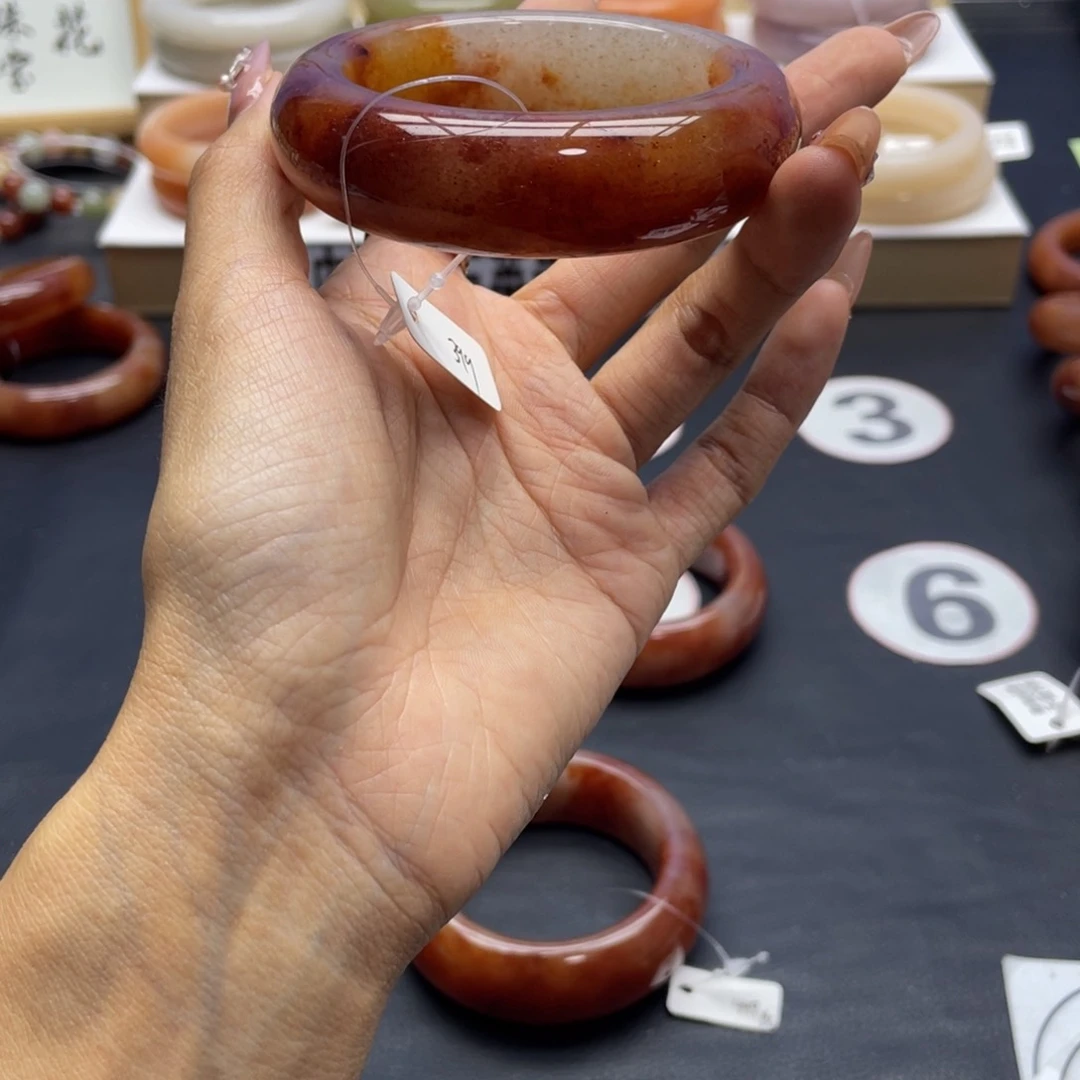 未镶嵌手镯石英岩玉?****
