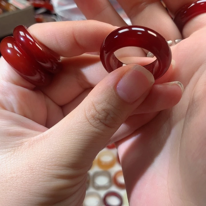 玛瑙/玉髓手镯未镶嵌倚****张