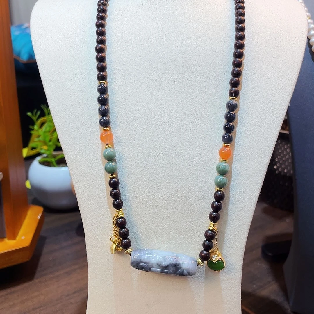 翡翠颈饰未镶嵌颈饰